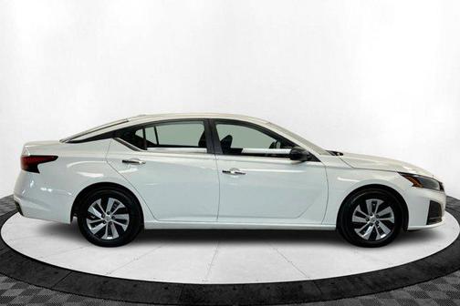2025 Nissan Altima S FWD