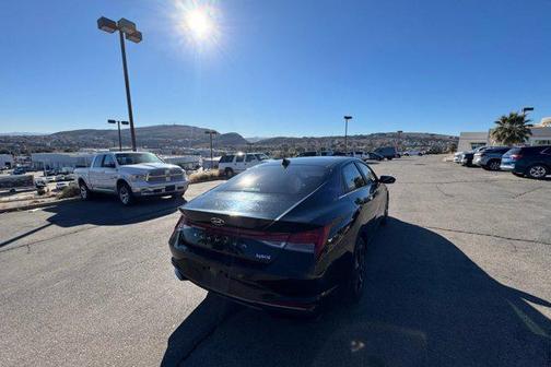 2023 Hyundai ELANTRA HEV Limited