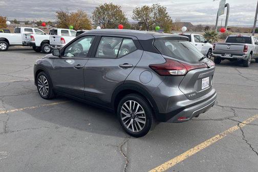 2022 Nissan Kicks SV