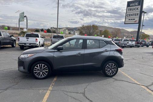 2022 Nissan Kicks SV