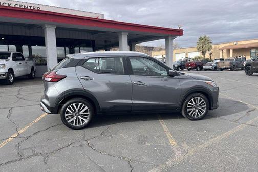 2022 Nissan Kicks SV