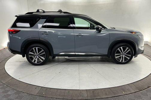 2023 Nissan Pathfinder Platinum 4WD