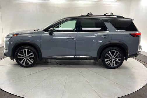 2023 Nissan Pathfinder Platinum 4WD