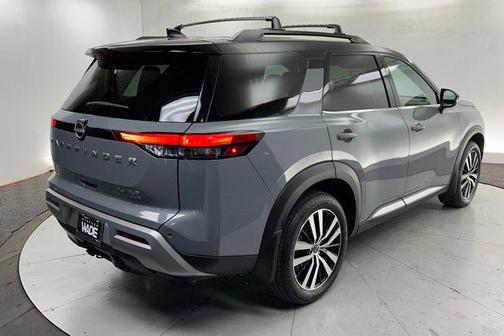 2023 Nissan Pathfinder Platinum 4WD