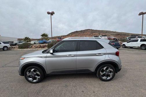 2024 Hyundai VENUE SEL