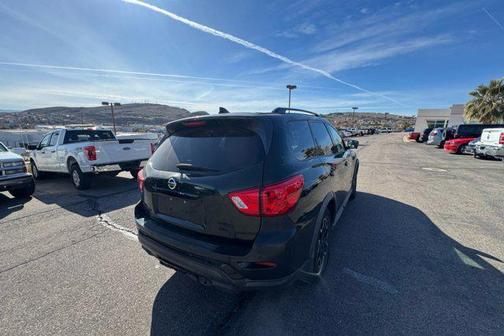 2019 Nissan Pathfinder SL