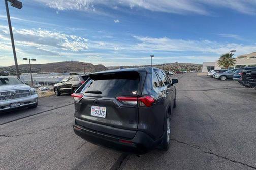 2022 Toyota RAV4 LE