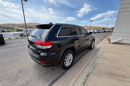 2022 Jeep Grand Cherokee Laredo