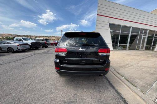 2022 Jeep Grand Cherokee Laredo