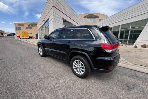 2022 Jeep Grand Cherokee Laredo