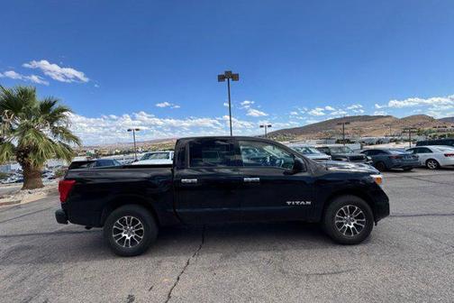 2021 Nissan Titan SV