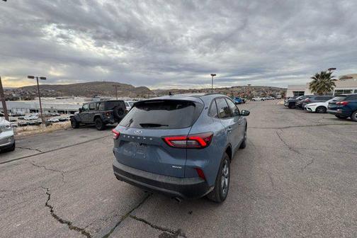 2025 Ford Escape ST-Line Select