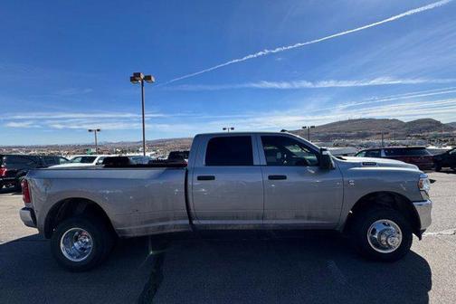 2024 RAM 3500 Tradesman Crew Cab 4x4 8' Box