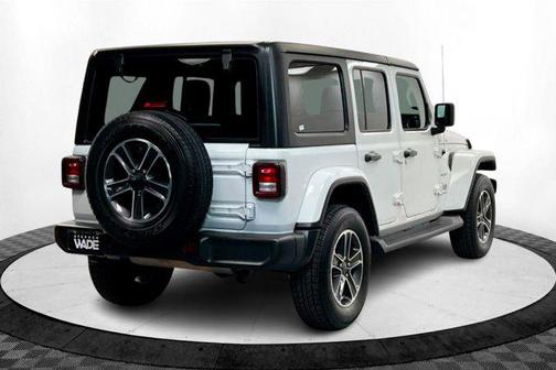2023 Jeep Wrangler 4-Door Sahara 4x4