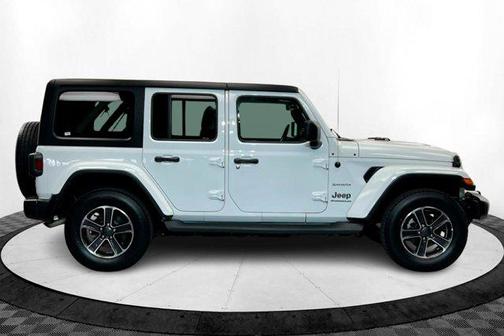 2023 Jeep Wrangler 4-Door Sahara 4x4
