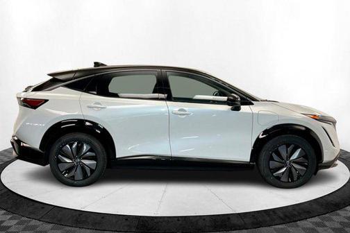2025 Nissan ARIYA PLATINUM+