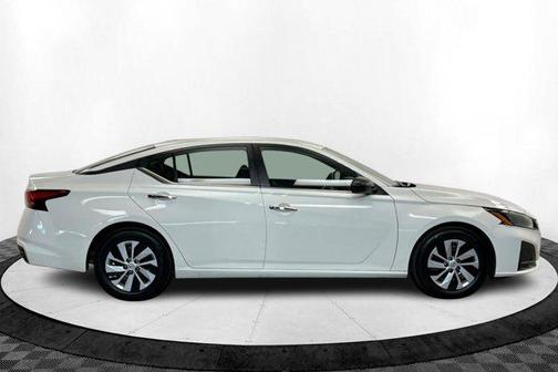 2025 Nissan Altima S FWD