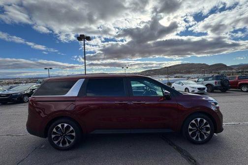 2022 Kia Carnival EX