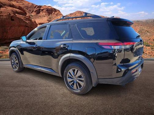 2022 Nissan Pathfinder SV 2WD