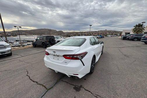 2023 Toyota Camry SE