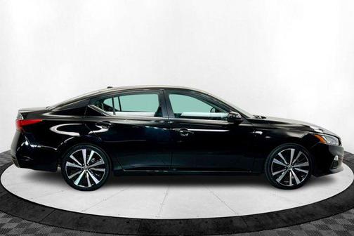 2021 Nissan Altima SR FWD