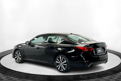 2021 Nissan Altima SR FWD