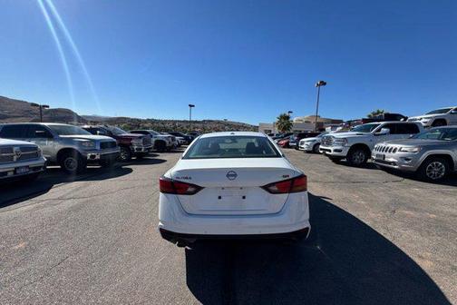 2023 Nissan Altima SR FWD