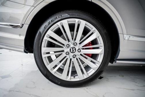 Photo 4 of 24 of 2021 Bentley Bentayga Speed