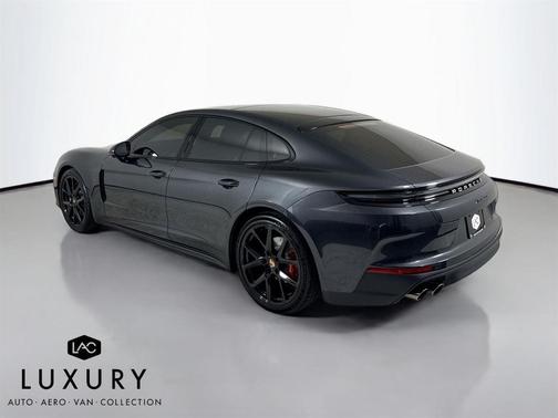 2025 Porsche Panamera 4