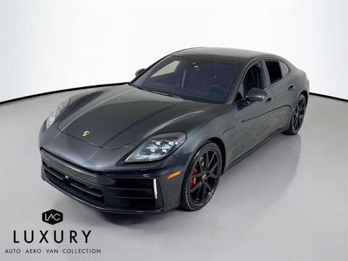 2025 Porsche Panamera 4