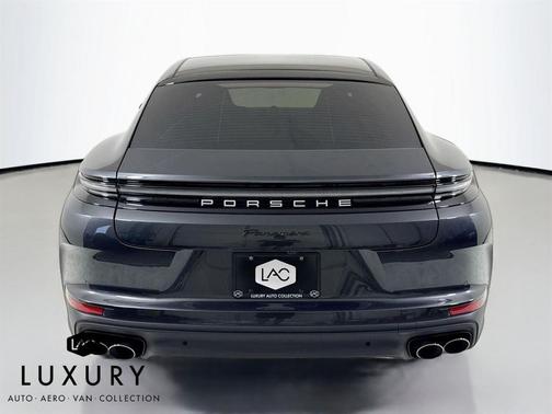 2025 Porsche Panamera 4