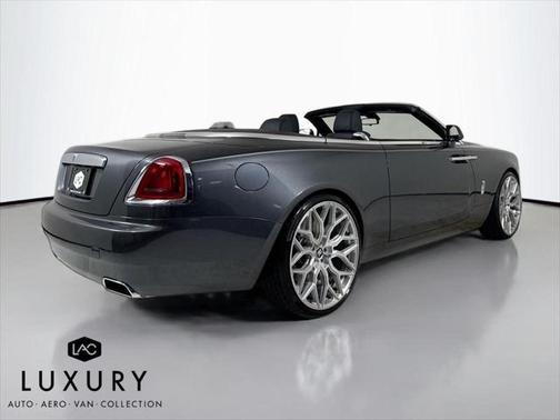 2017 Rolls-Royce Dawn Base