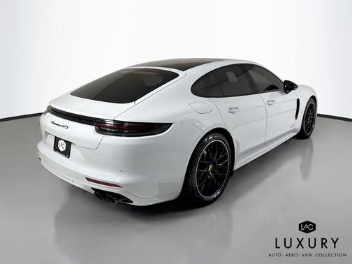 2020 Porsche Panamera GTS