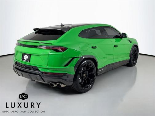 2023 Lamborghini Urus Performante
