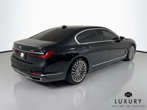 2021 BMW 740 740i