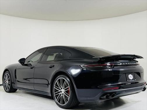 2018 Porsche Panamera Turbo