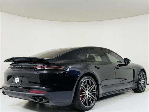2018 Porsche Panamera Turbo
