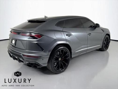 2019 Lamborghini Urus AWD