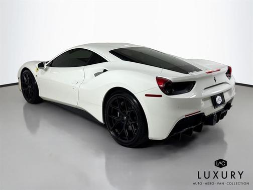 2016 Ferrari 488 GTB Carbon Interior * Parking Sensors * Daytona's