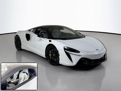 2023 McLaren Artura Performance