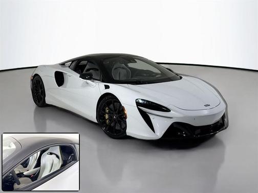 2023 McLaren Artura Performance