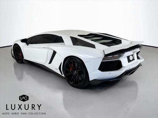 2016 Lamborghini Aventador LP700-4