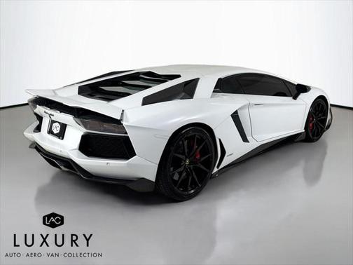 2016 Lamborghini Aventador LP700-4