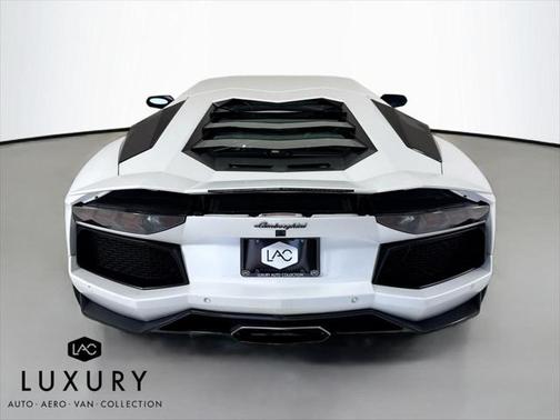 2016 Lamborghini Aventador LP700-4