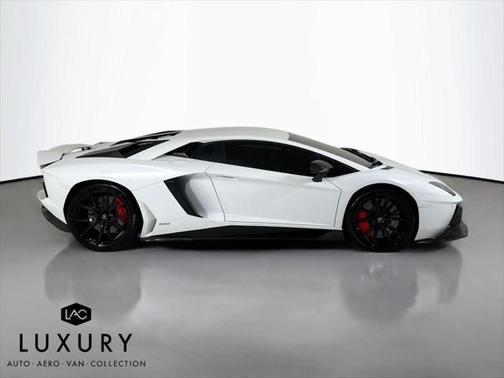 2016 Lamborghini Aventador LP700-4