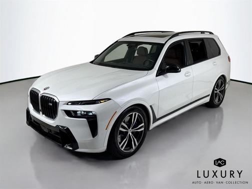 2023 BMW X7 M60i