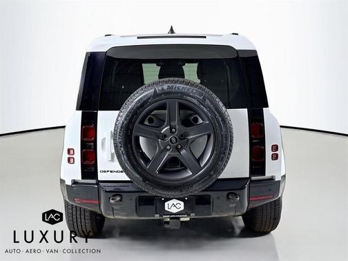2024 Land Rover Defender 90 P400 X-Dynamic SE
