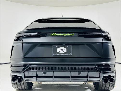 2022 Lamborghini Urus Graphite Capsule
