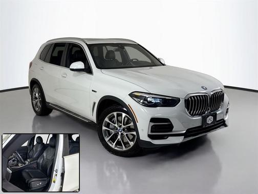 Alpine White 2023 BMW X5 PHEV xDrive45e