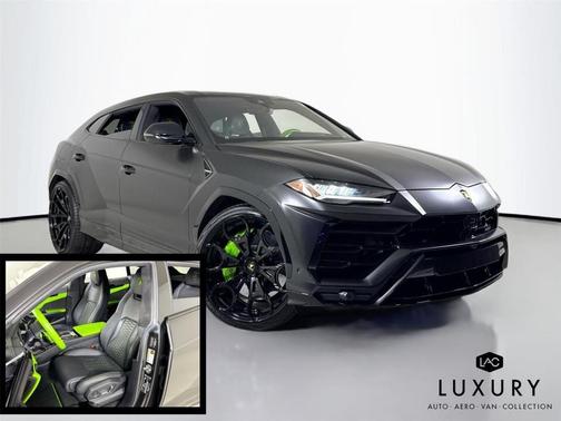 2022 Lamborghini Urus Graphite Capsule